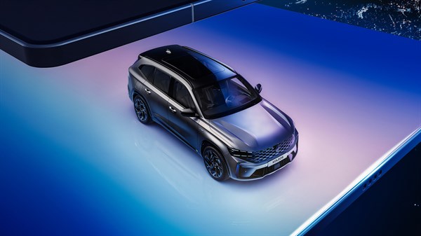 Renault Koleos full hybrid E-Tech - large panoramic sunroof